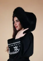 ⁦جاكيت نسائي من فرو الثعلب وقماش الكشمير من لورو بيانا⁩ - الصورة ⁦3⁩